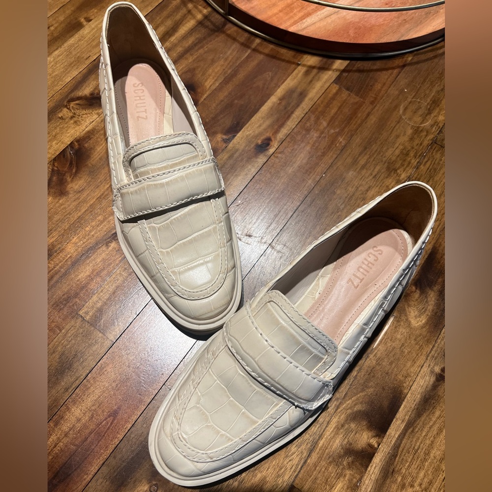 LIKE NEW! Schutz Leather Loafers - Cream